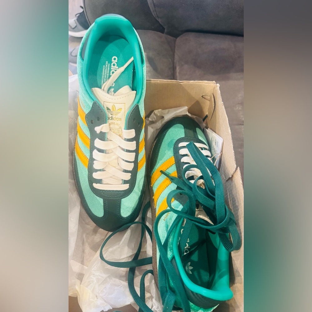 Adidas Samba OG W in Green and Yellow